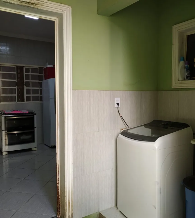 C3695 12.jpg